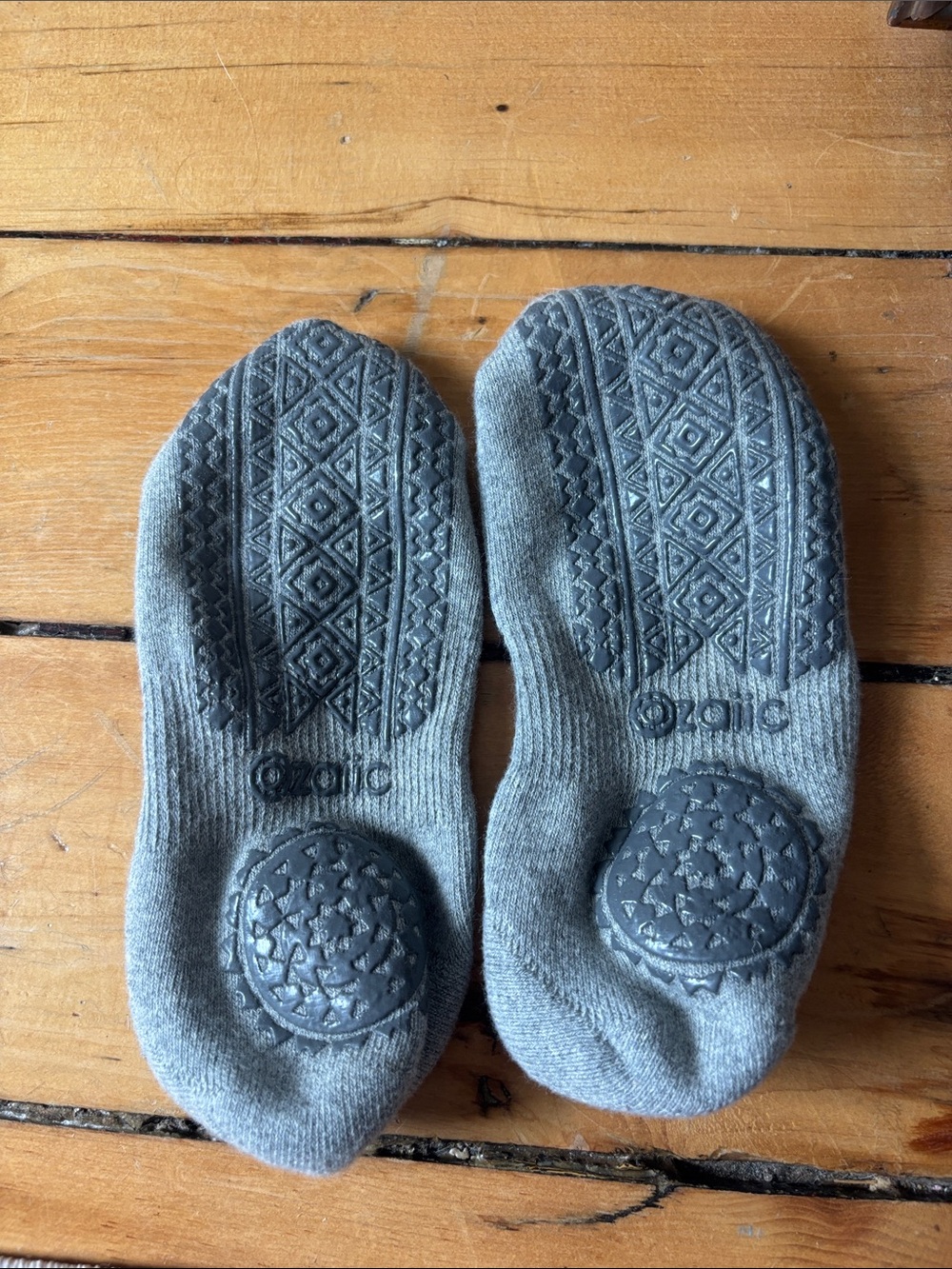 Ozaiic no-slip grip socks